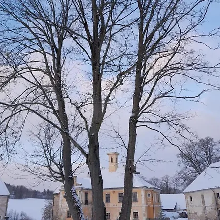 Zamek Nemilkov Velhartice